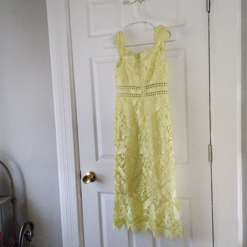 Aidan Mattox fitted, 💛off shoulder, lace dress. SIZE 0 - Picture 2 of 6